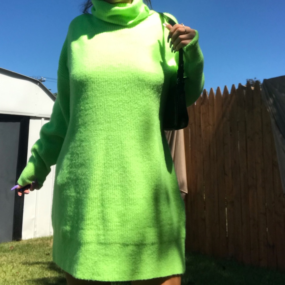 LIME GREEN SWEATER DRESS